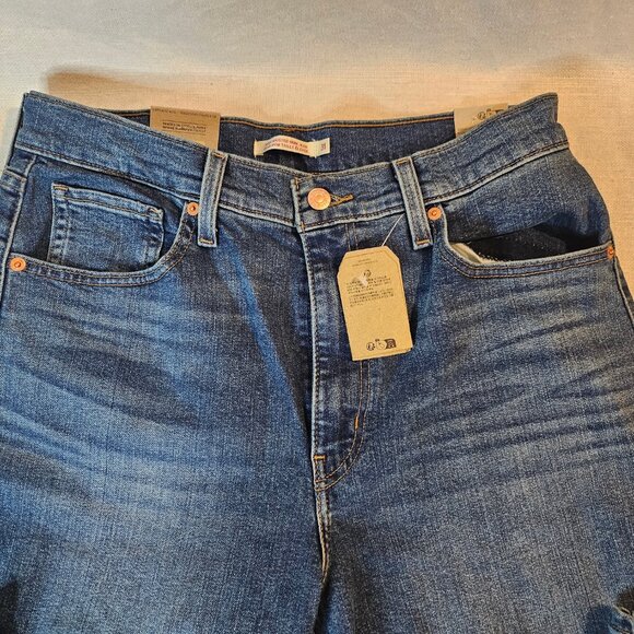 Levi's Women's High Waisted Mom Jeans - Size 31/29 - Picture 3 of 9